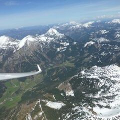 Flugwegposition um 11:59:53: Aufgenommen in der Nähe von Gemeinde Thörl, Österreich in 2208 Meter